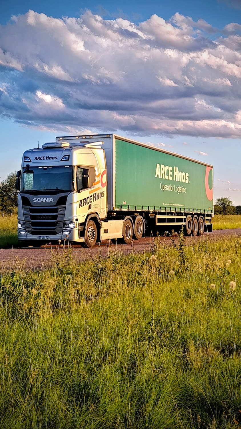 Sider de Arce Hnos. en ruta al atardecer